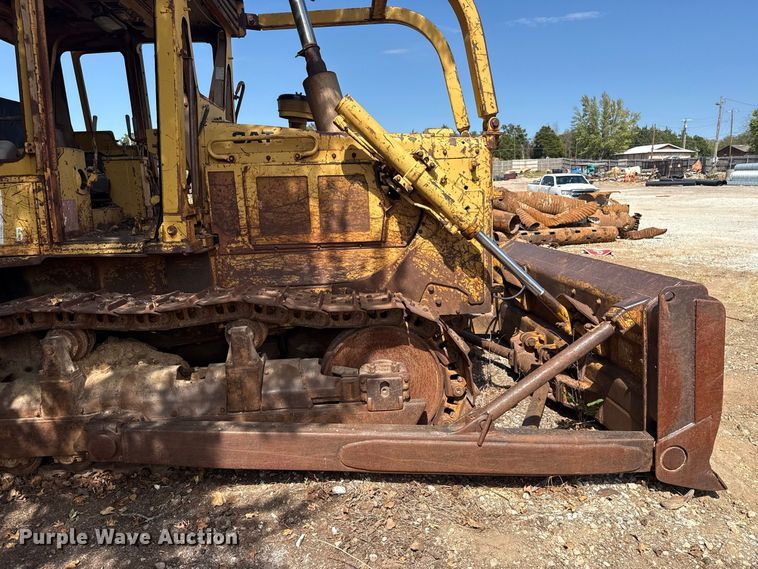 image for item FC4393 1980 Caterpillar D6D dozer