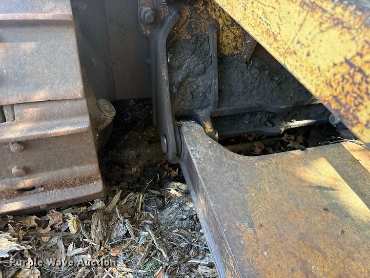 image for item FC4393 1980 Caterpillar D6D dozer