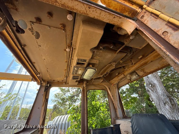 image for item FC4393 1980 Caterpillar D6D dozer