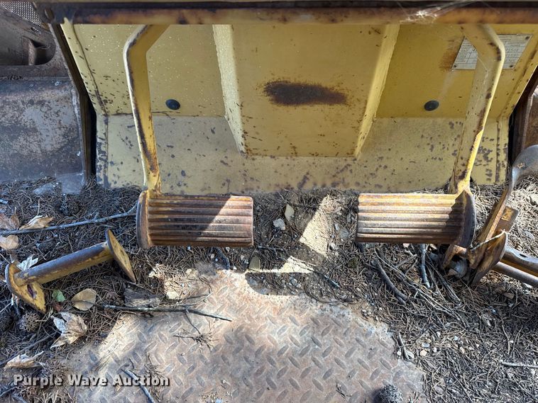 image for item FC4393 1980 Caterpillar D6D dozer