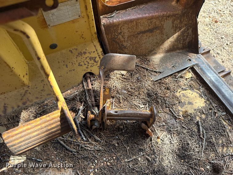 image for item FC4393 1980 Caterpillar D6D dozer