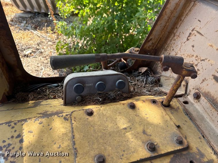 image for item FC4393 1980 Caterpillar D6D dozer