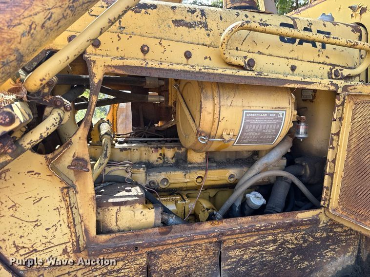 image for item FC4393 1980 Caterpillar D6D dozer