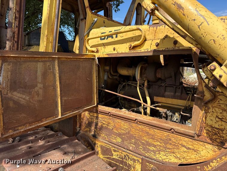 image for item FC4393 1980 Caterpillar D6D dozer