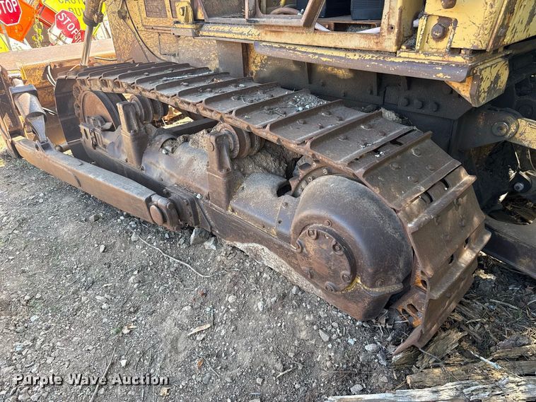 image for item FC4393 1980 Caterpillar D6D dozer