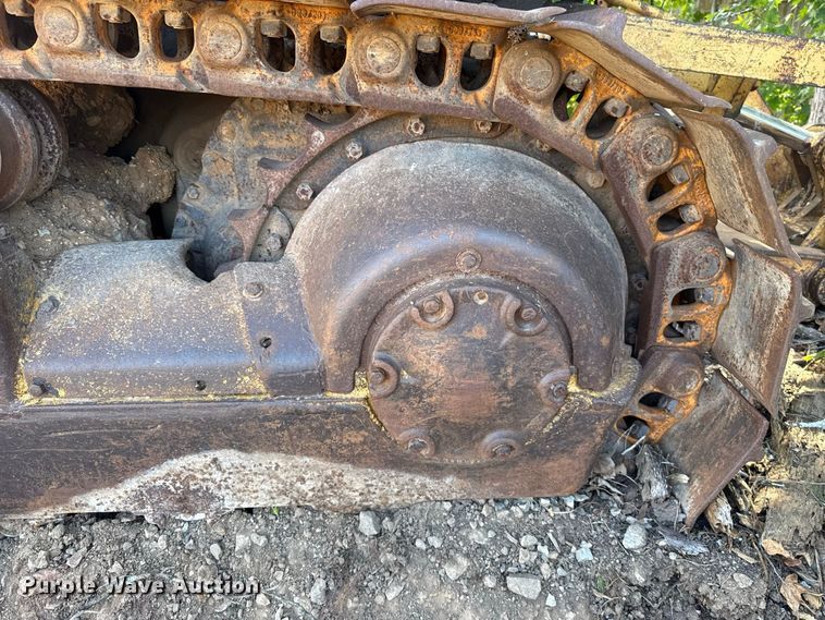 image for item FC4393 1980 Caterpillar D6D dozer