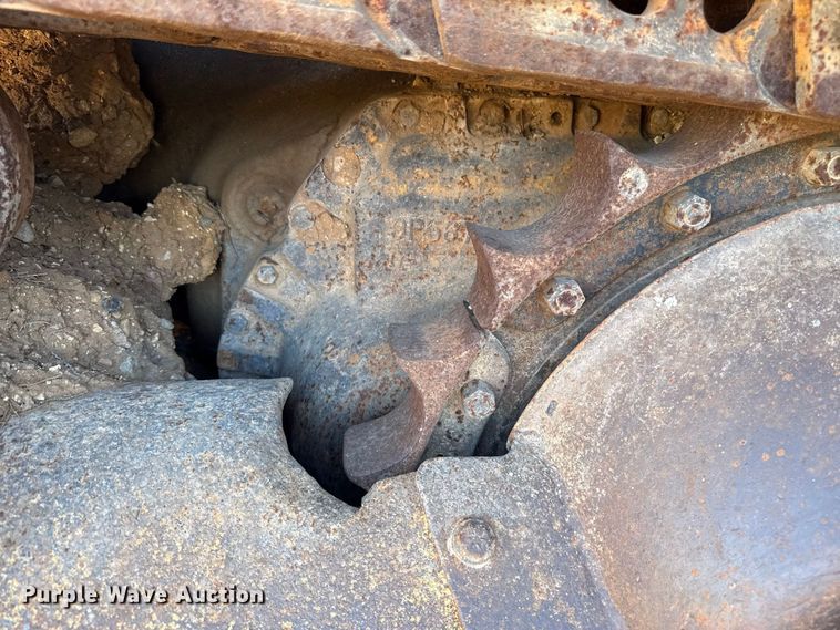 image for item FC4393 1980 Caterpillar D6D dozer