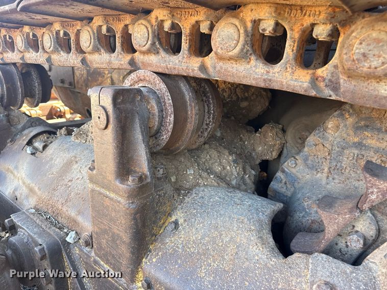 image for item FC4393 1980 Caterpillar D6D dozer