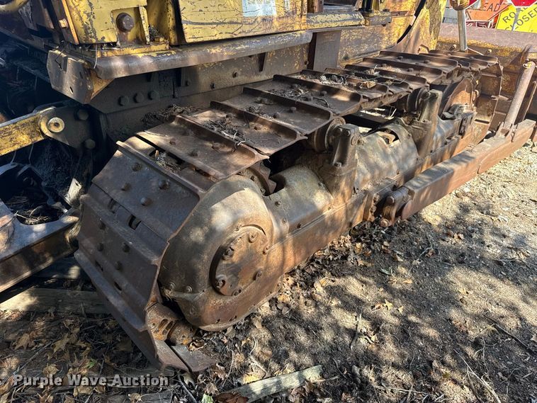 image for item FC4393 1980 Caterpillar D6D dozer