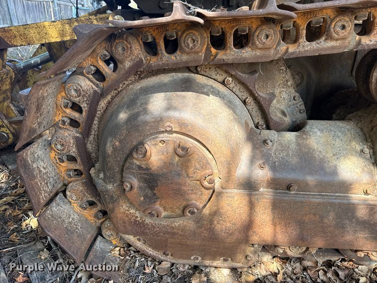 image for item FC4393 1980 Caterpillar D6D dozer