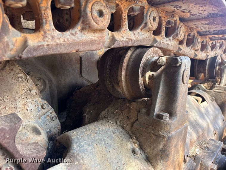 image for item FC4393 1980 Caterpillar D6D dozer