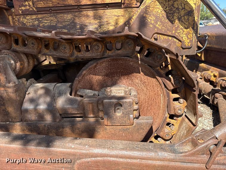 image for item FC4393 1980 Caterpillar D6D dozer
