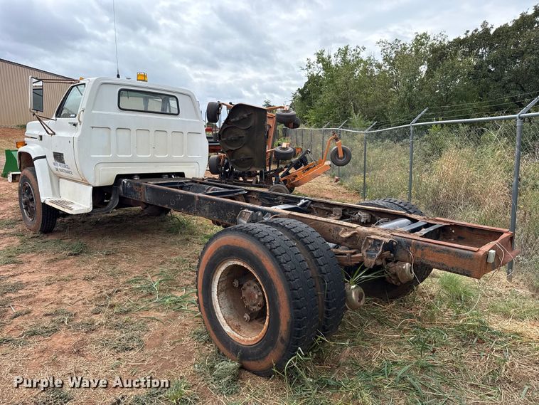image for item FC4470 1980 Chevrolet C70 truck cab and chassis