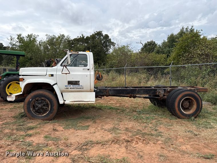 image for item FC4470 1980 Chevrolet C70 truck cab and chassis
