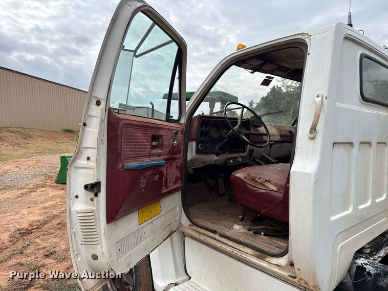 image for item FC4470 1980 Chevrolet C70 truck cab and chassis