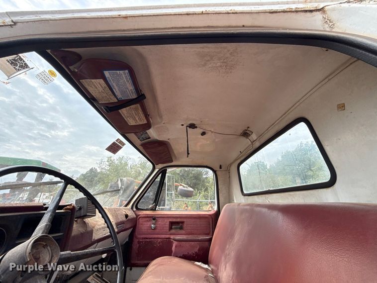 image for item FC4470 1980 Chevrolet C70 truck cab and chassis