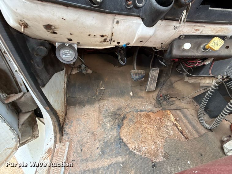 image for item FC4470 1980 Chevrolet C70 truck cab and chassis