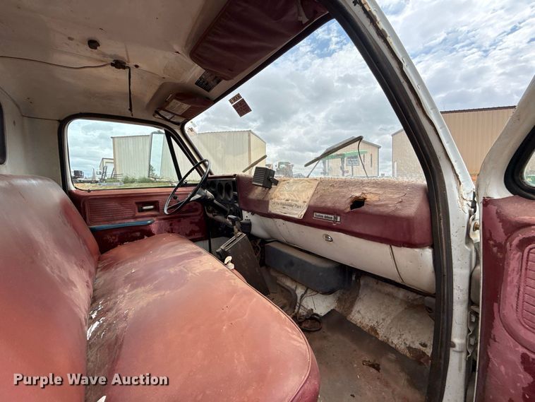 image for item FC4470 1980 Chevrolet C70 truck cab and chassis