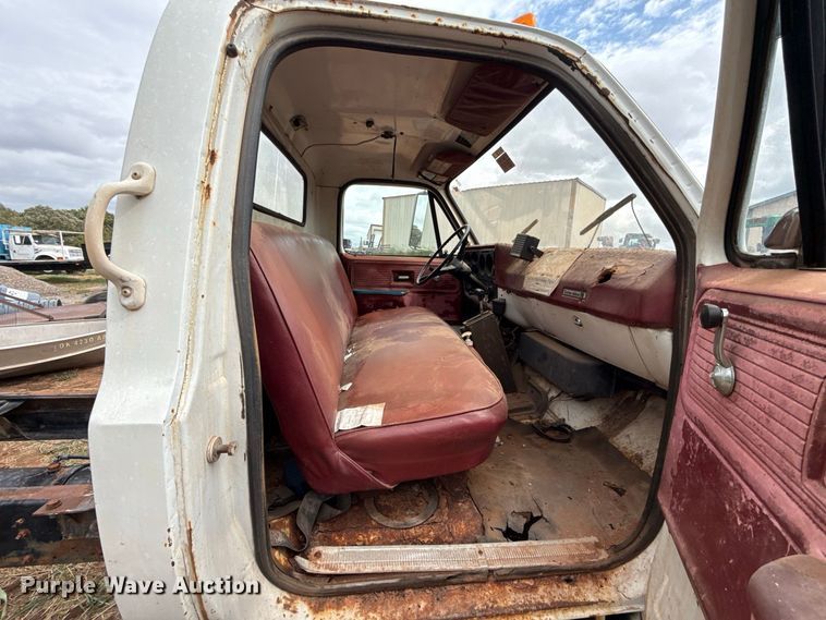 image for item FC4470 1980 Chevrolet C70 truck cab and chassis
