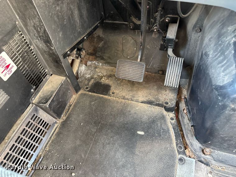 image for item FG0738 2010 IC CE school bus