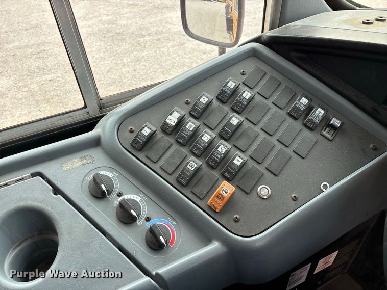 image for item FG0739 2013 IC CE school bus