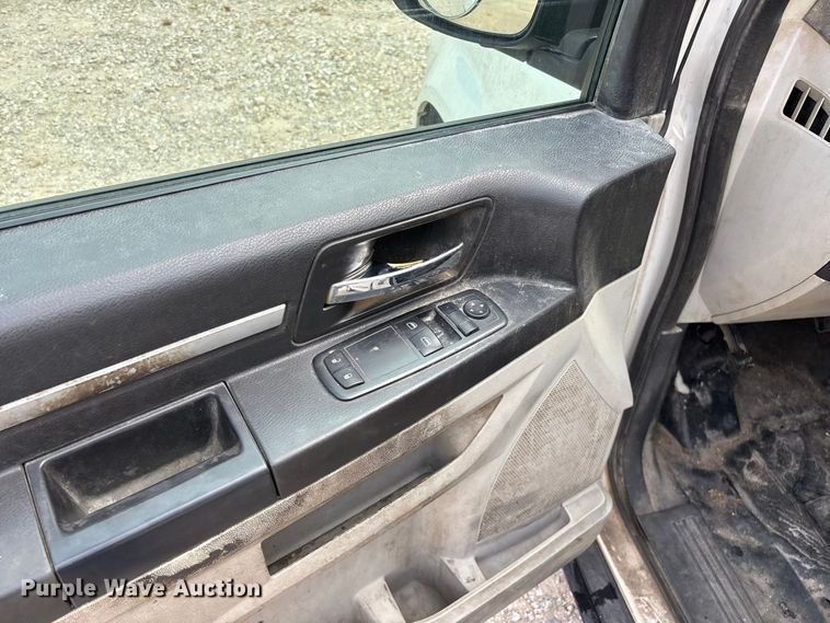 image for item FG0742 2009 Dodge Grand Caravan van