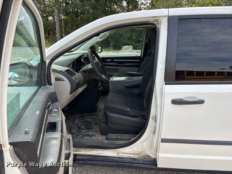 image for item FG0742 2009 Dodge Grand Caravan van