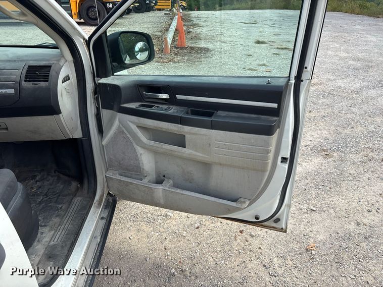 image for item FG0742 2009 Dodge Grand Caravan van