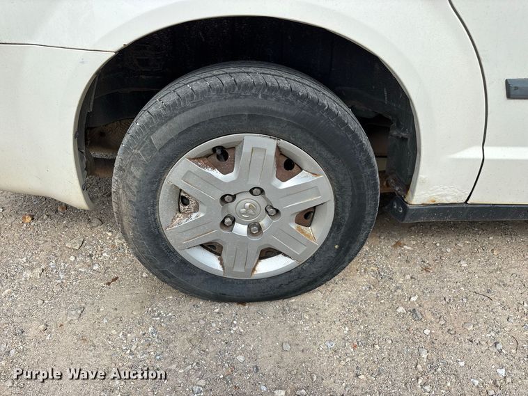 image for item FG0742 2009 Dodge Grand Caravan van
