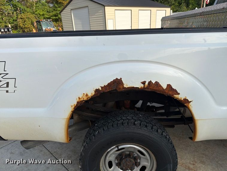 image for item FG3006 2014 Ford F350 Super Duty pickup truck