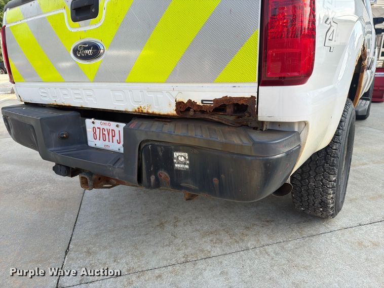 image for item FG3006 2014 Ford F350 Super Duty pickup truck