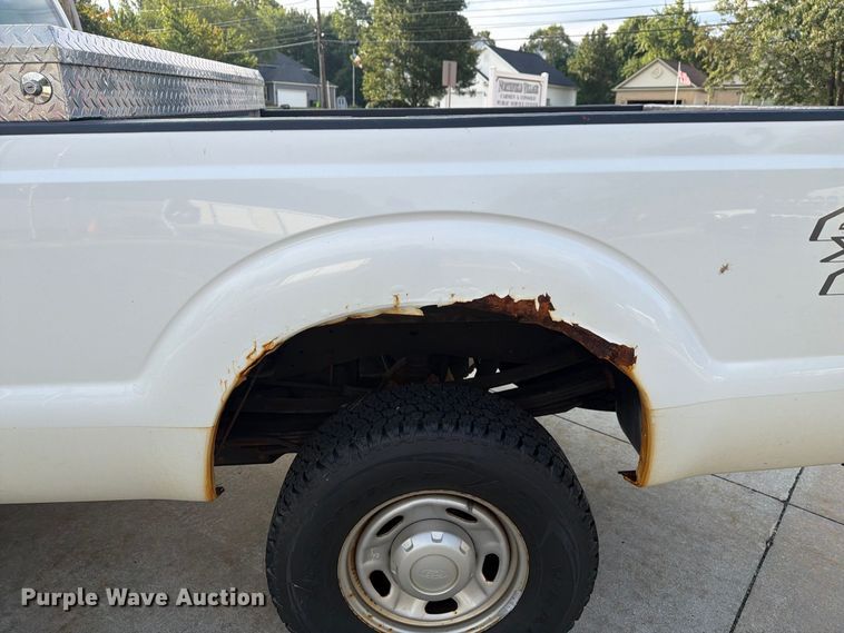 image for item FG3006 2014 Ford F350 Super Duty pickup truck