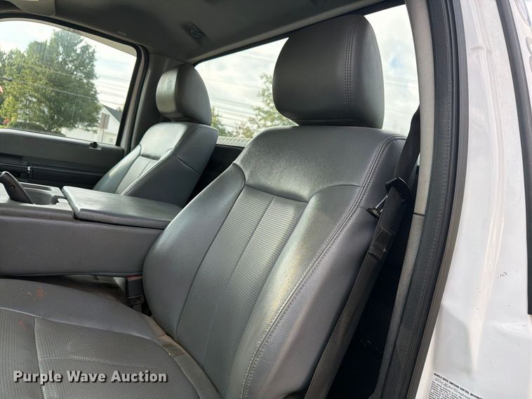 image for item FG3006 2014 Ford F350 Super Duty pickup truck