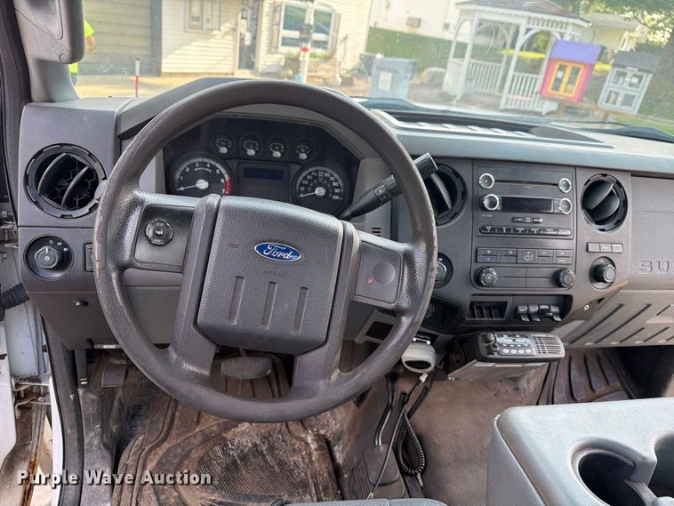image for item FG3006 2014 Ford F350 Super Duty pickup truck