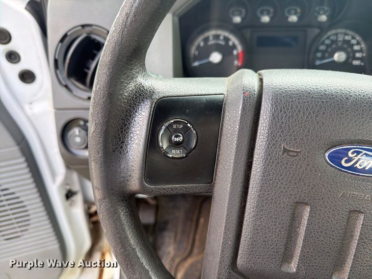 image for item FG3006 2014 Ford F350 Super Duty pickup truck