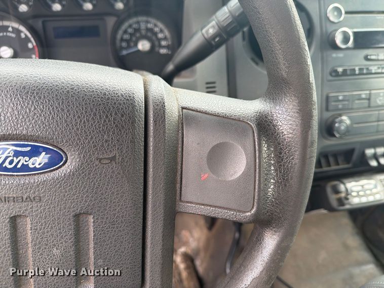 image for item FG3006 2014 Ford F350 Super Duty pickup truck