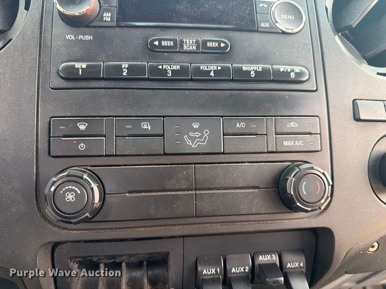 image for item FG3006 2014 Ford F350 Super Duty pickup truck