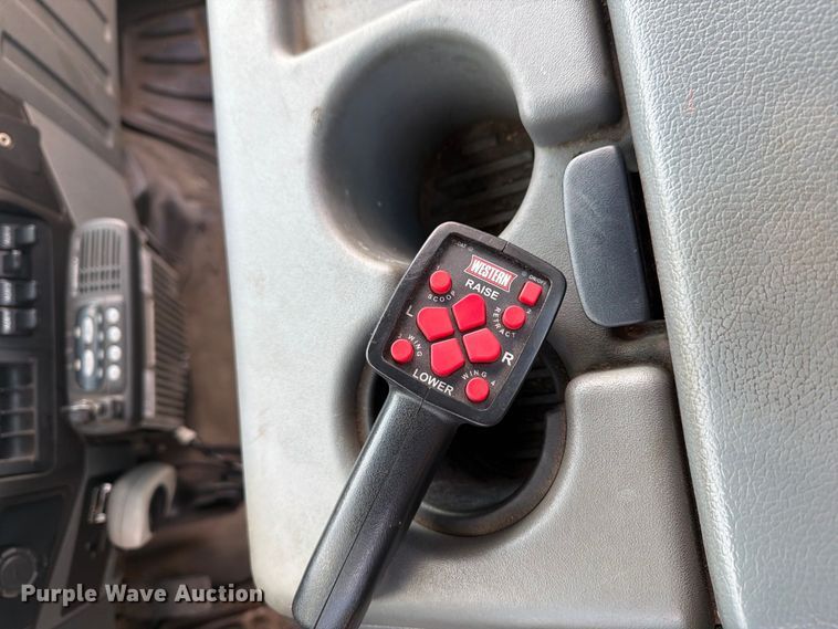 image for item FG3006 2014 Ford F350 Super Duty pickup truck