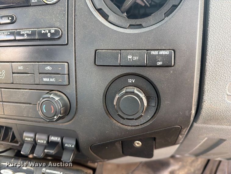 image for item FG3006 2014 Ford F350 Super Duty pickup truck