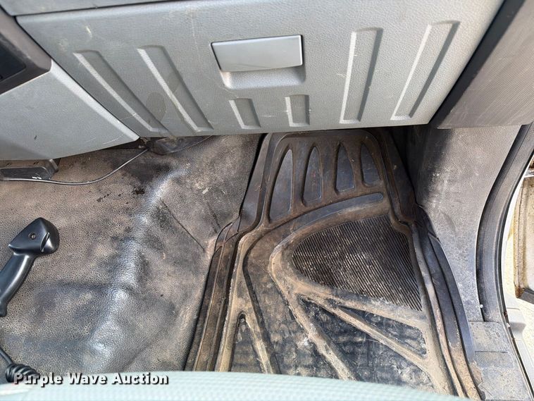 image for item FG3006 2014 Ford F350 Super Duty pickup truck