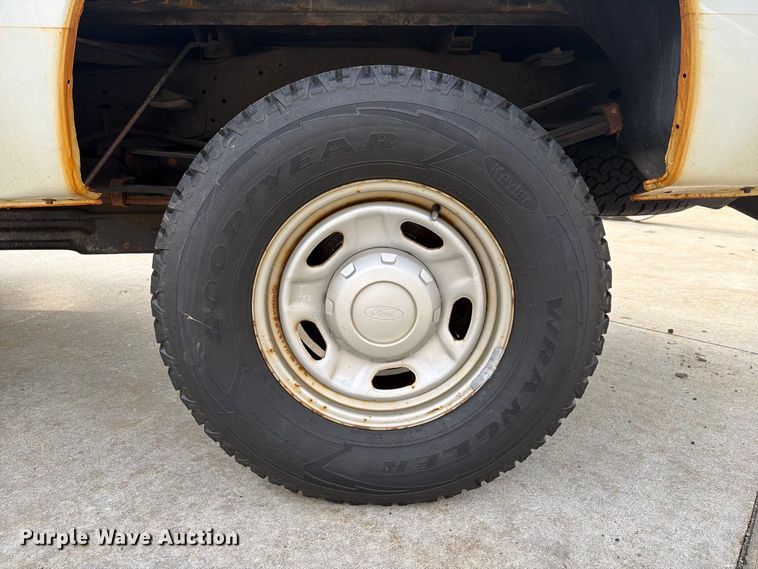 image for item FG3006 2014 Ford F350 Super Duty pickup truck