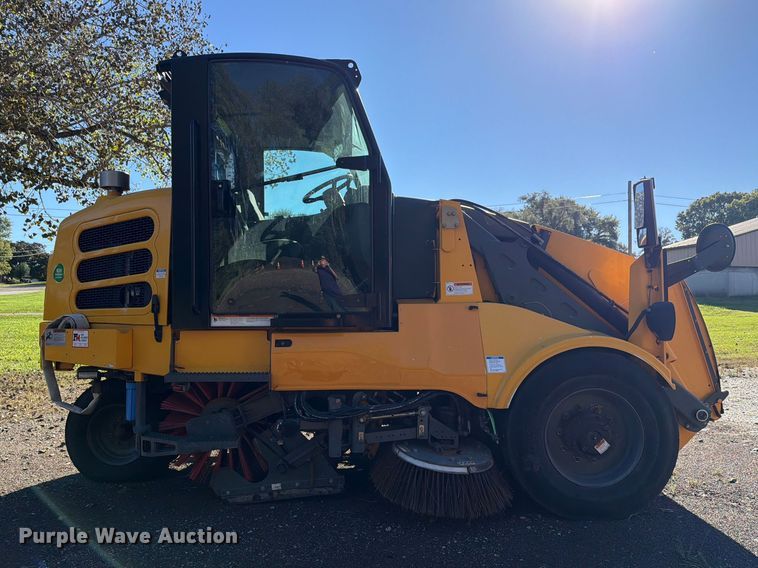 image for item FH6362 2013 Elgin Pelican street sweeper