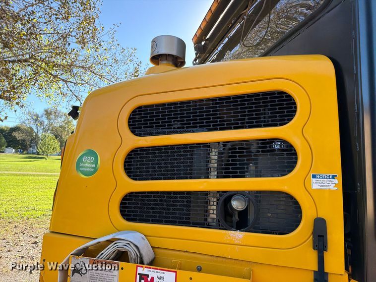image for item FH6362 2013 Elgin Pelican street sweeper