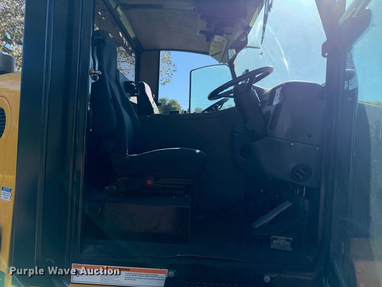 image for item FH6362 2013 Elgin Pelican street sweeper