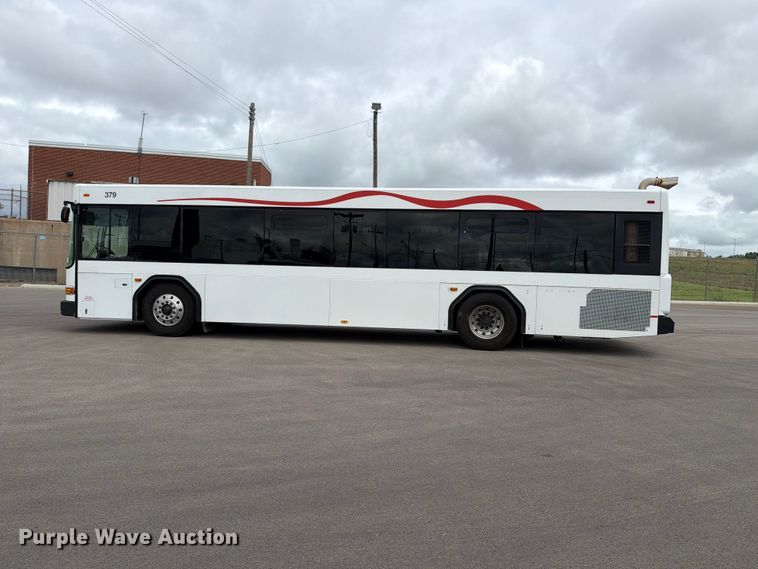 image for item FH6392 2011 Gillig G27B102N4 transit bus