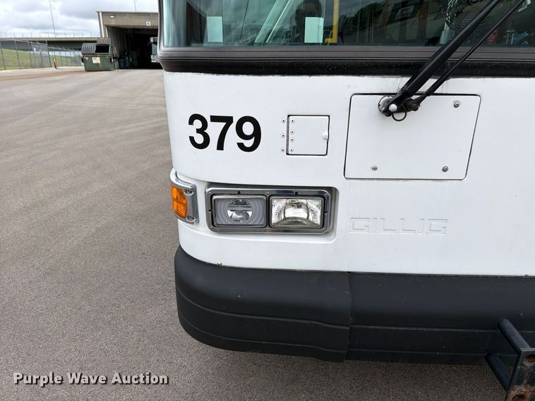 image for item FH6392 2011 Gillig G27B102N4 transit bus