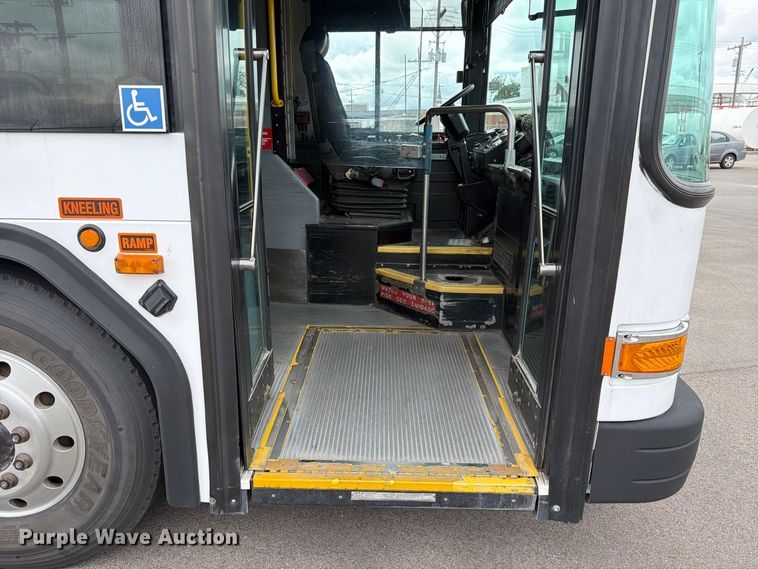 image for item FH6392 2011 Gillig G27B102N4 transit bus