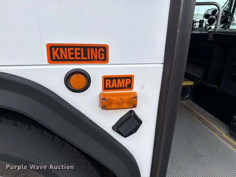 image for item FH6392 2011 Gillig G27B102N4 transit bus