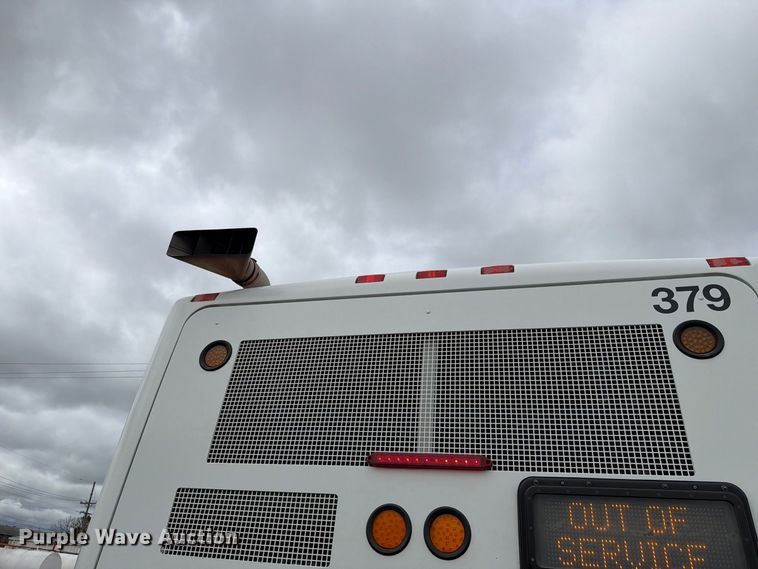 image for item FH6392 2011 Gillig G27B102N4 transit bus