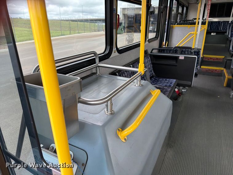 image for item FH6392 2011 Gillig G27B102N4 transit bus